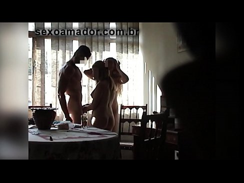 ❤️ Babaturan séks ngajak saurang lalaki raksasa sareng tiluan sareng anjeunna porno homemade di urang ﹏