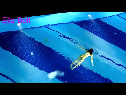 ❤️ Abdi teu tiasa ngeureunkeun nonton, pirang ngora bray ngojay buligir di ELLA bolt Resort kolam renang porno homemade di urang ﹏