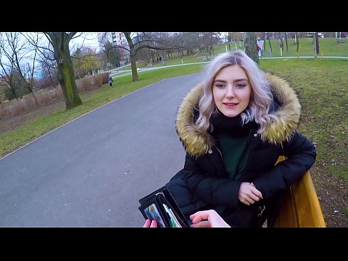 ❤️ Swallows cum panas muhrim pikeun duit - blowjob di taman ku Eva Elfie porno homemade di urang ﹏